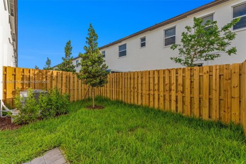 Снять в аренду таунхаус в Хомстед, Флорида 4 спальни, № 1946645 - фото 12