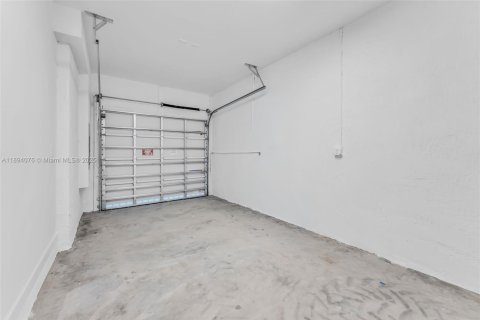 Снять в аренду таунхаус в Хомстед, Флорида 4 спальни, № 1946645 - фото 11