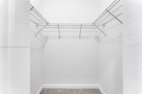 Снять в аренду таунхаус в Хомстед, Флорида 4 спальни, № 1946645 - фото 15