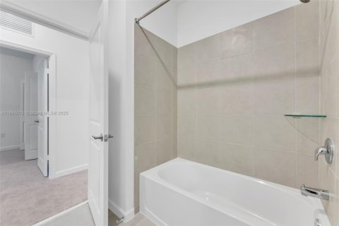 Снять в аренду таунхаус в Хомстед, Флорида 4 спальни, № 1946645 - фото 25