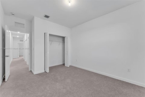 Снять в аренду таунхаус в Хомстед, Флорида 4 спальни, № 1946645 - фото 22