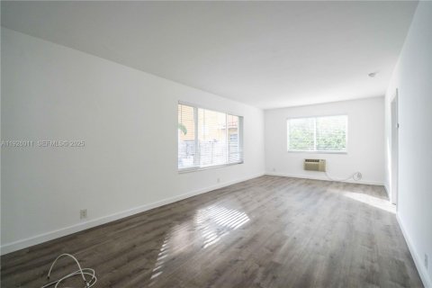 Appartement à louer à North Bay Village, Floride: 3 chambres, 120.77 m2 № 1984334 - photo 16