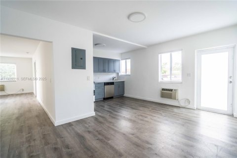 Appartement à louer à North Bay Village, Floride: 3 chambres, 120.77 m2 № 1984334 - photo 5