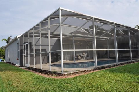House in Wesley Chapel, Florida 3 bedrooms, 191.94 sq.m. № 2267205 - photo 4