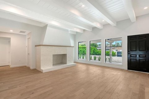 House in Sarasota, Florida 3 bedrooms, 167.22 sq.m. № 2134213 - photo 9
