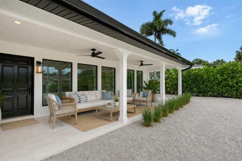 House in Sarasota, Florida 3 bedrooms, 167.22 sq.m. № 2134213 - photo 3