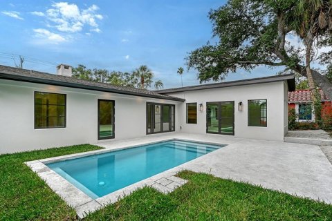 House in Sarasota, Florida 3 bedrooms, 167.22 sq.m. № 2134213 - photo 24
