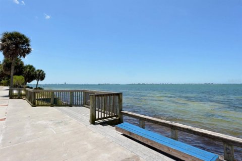 House in Sarasota, Florida 3 bedrooms, 167.22 sq.m. № 2134213 - photo 28