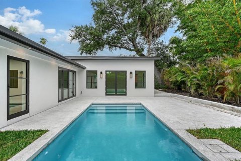House in Sarasota, Florida 3 bedrooms, 167.22 sq.m. № 2134213 - photo 25