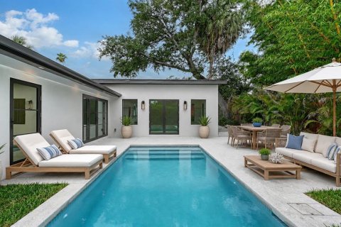 House in Sarasota, Florida 3 bedrooms, 167.22 sq.m. № 2134213 - photo 26