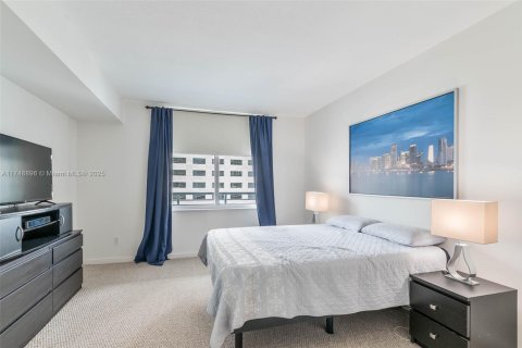Condominio en venta en Miami, Florida, 1 dormitorio, 78.6 m2 № 1864943 - foto 13