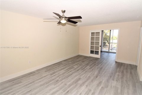 Снять в аренду кондоминиум в Норт-Майами, Флорида 1 спальня, 65.96м2, № 1975140 - фото 11