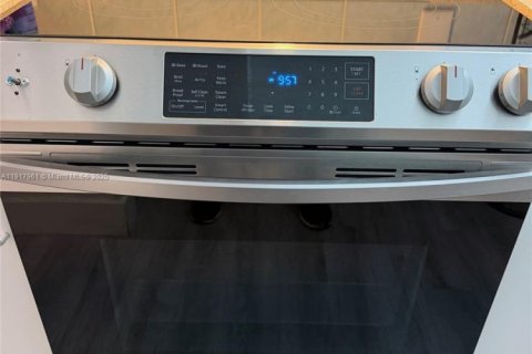 Снять в аренду кондоминиум в Норт-Майами, Флорида 1 спальня, 65.96м2, № 1975140 - фото 8