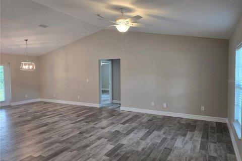 Villa ou maison à vendre à Port Charlotte, Floride: 3 chambres, 152.36 m2 № 2391635 - photo 5