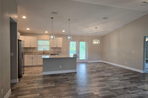 Villa ou maison à vendre à Port Charlotte, Floride: 3 chambres, 152.36 m2 № 2391635 - photo 2