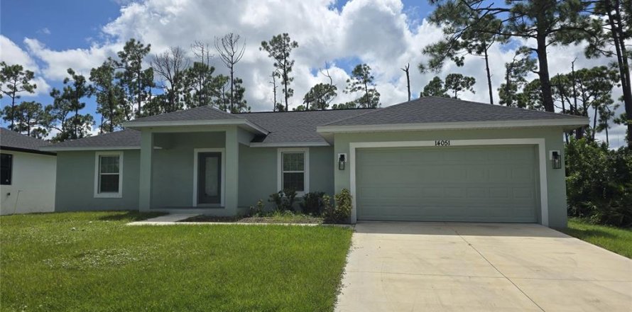 Villa ou maison à Port Charlotte, Floride 3 chambres, 152.36 m2 № 2391635