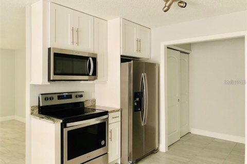 Villa ou maison à louer à Babson Park, Floride: 5 chambres, 103.86 m2 № 2213603 - photo 4