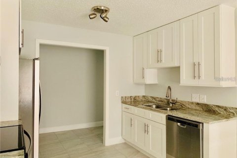 Villa ou maison à louer à Babson Park, Floride: 5 chambres, 103.86 m2 № 2213603 - photo 2