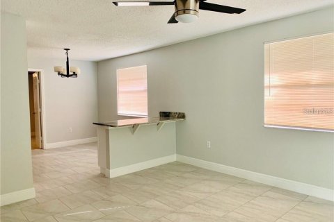 Villa ou maison à louer à Babson Park, Floride: 5 chambres, 103.86 m2 № 2213603 - photo 7