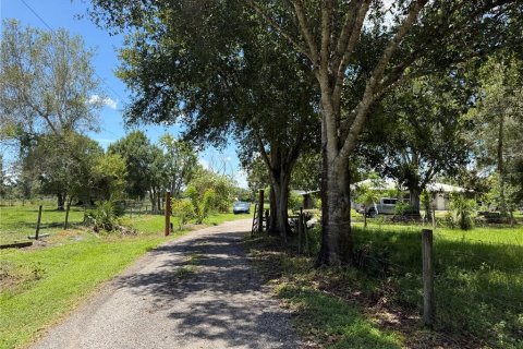 House in Okeechobee, Florida 3 bedrooms, 111.48 sq.m. № 2296342 - photo 6