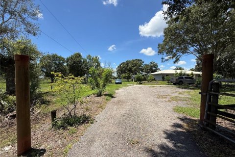 House in Okeechobee, Florida 3 bedrooms, 111.48 sq.m. № 2296342 - photo 7