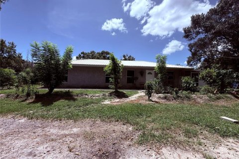 House in Okeechobee, Florida 3 bedrooms, 111.48 sq.m. № 2296342 - photo 2