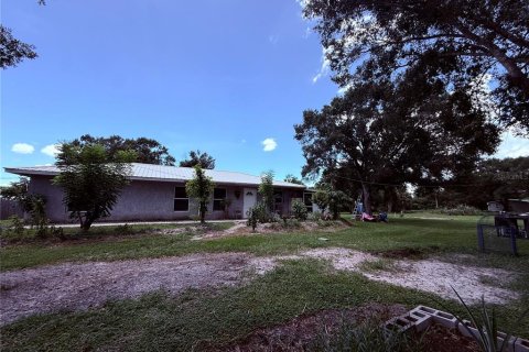 House in Okeechobee, Florida 3 bedrooms, 111.48 sq.m. № 2296342 - photo 8