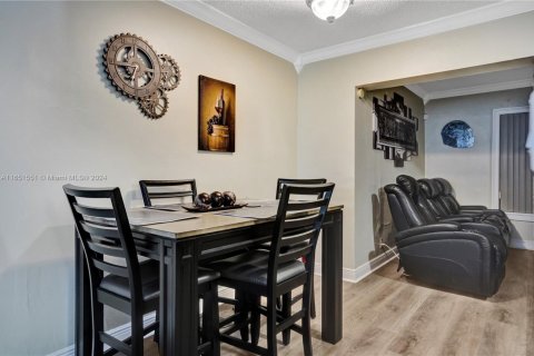 Casa en venta en Miami Gardens, Florida, 3 dormitorios, 116.13 m2 № 1867310 - foto 8