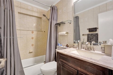 Casa en venta en Miami Gardens, Florida, 3 dormitorios, 116.13 m2 № 1867310 - foto 22