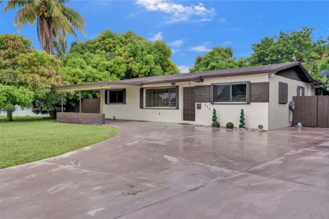 Casa en venta en Miami Gardens, Florida, 3 dormitorios, 116.13 m2 № 1867310 - foto 16