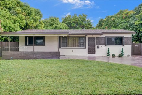 Casa en venta en Miami Gardens, Florida, 3 dormitorios, 116.13 m2 № 1867310 - foto 3