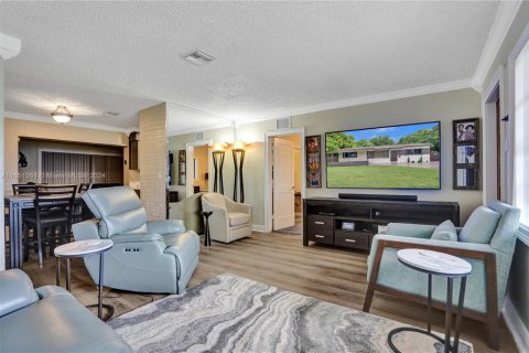 Casa en venta en Miami Gardens, Florida, 3 dormitorios, 116.13 m2 № 1867310 - foto 6
