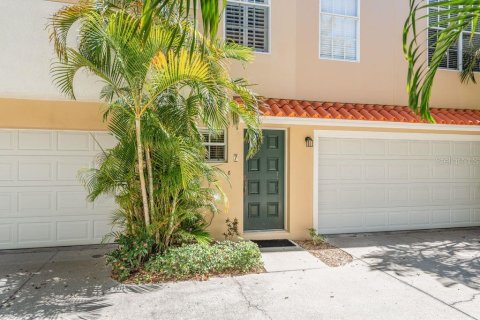 Adosado en venta en Tampa, Florida, 2 dormitorios, 135.82 m2 № 1847090 - foto 3
