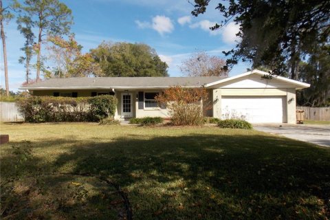 House in Ocala, Florida 3 bedrooms, 147.9 sq.m. № 2102823