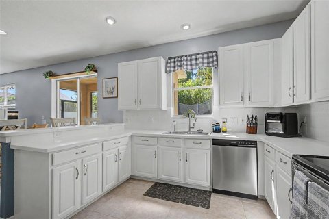 Villa ou maison à vendre à Lutz, Floride: 4 chambres, 274.06 m2 № 2431869 - photo 13