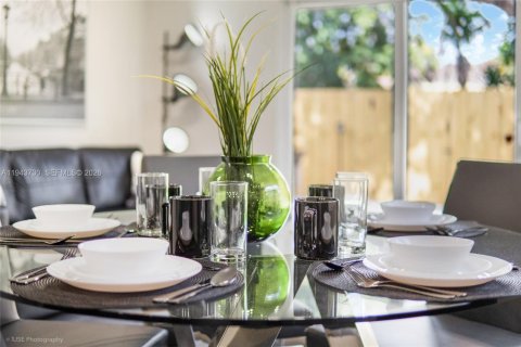 Villa ou maison à louer à Miami, Floride: 5 chambres, 161.65 m2 № 2000573 - photo 27