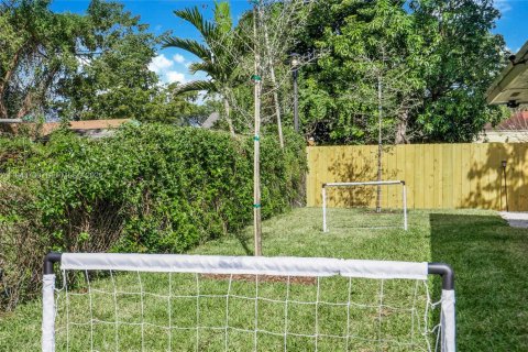 Villa ou maison à louer à Miami, Floride: 5 chambres, 161.65 m2 № 2000573 - photo 6