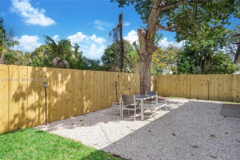 Villa ou maison à louer à Miami, Floride: 5 chambres, 161.65 m2 № 2000573 - photo 5