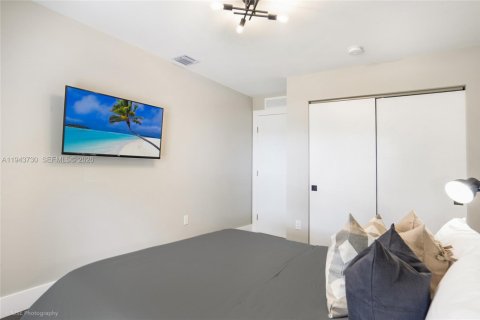 Villa ou maison à louer à Miami, Floride: 5 chambres, 161.65 m2 № 2000573 - photo 15