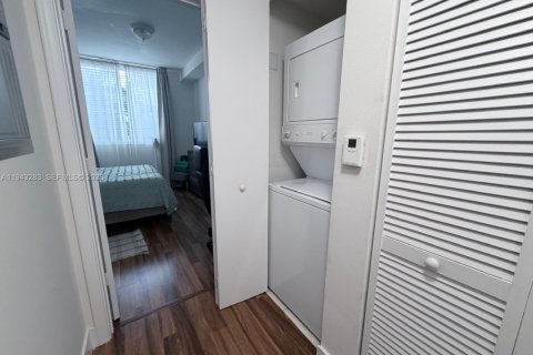 Copropriété à vendre à Aventura, Floride: 2 chambres, 100.06 m2 № 1999629 - photo 11