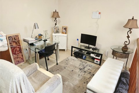 Townhouse in North Lauderdale, Florida 3 bedrooms, 124.12 sq.m. № 1711428 - photo 8