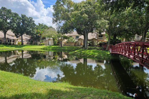 Townhouse in North Lauderdale, Florida 3 bedrooms, 124.12 sq.m. № 1711428 - photo 16