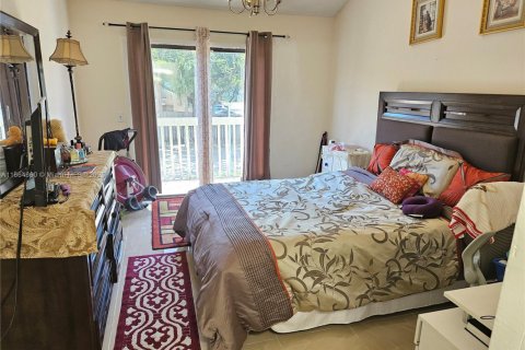 Townhouse in North Lauderdale, Florida 3 bedrooms, 124.12 sq.m. № 1711428 - photo 11