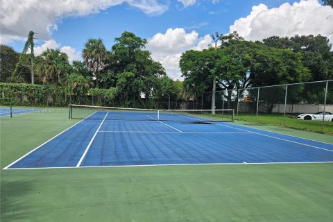 Townhouse in North Lauderdale, Florida 3 bedrooms, 124.12 sq.m. № 1711428 - photo 19