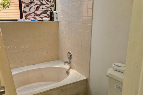 Townhouse in North Lauderdale, Florida 3 bedrooms, 124.12 sq.m. № 1711428 - photo 12