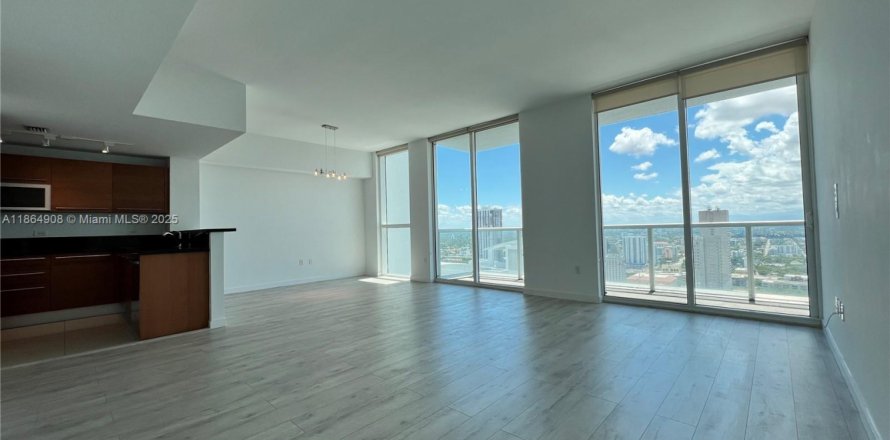 Condo à Miami, Floride, 2 chambres № 1893208