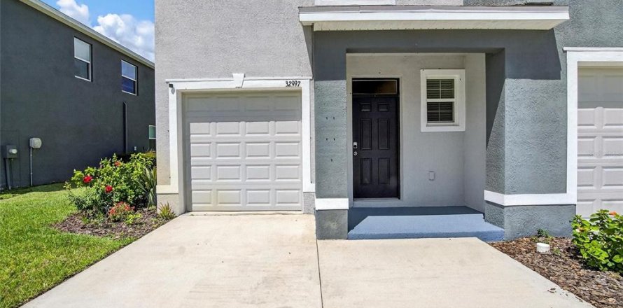 Adosado en Wesley Chapel, Florida 3 dormitorios, 163.32 m2 № 1909725
