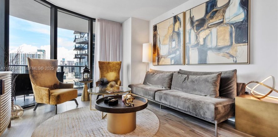 Кондоминиум с 3 спальнями в Майами, Флорида № 2052721