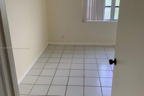 Copropriété à vendre à Lauderhill, Floride: 2 chambres, 96.62 m2 № 1935129 - photo 9