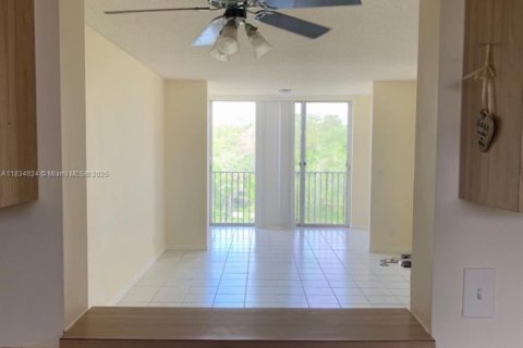 Copropriété à vendre à Lauderhill, Floride: 2 chambres, 96.62 m2 № 1935129 - photo 3